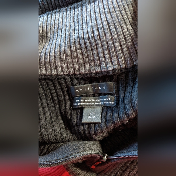 Black Sweater - Picture 5 of 6